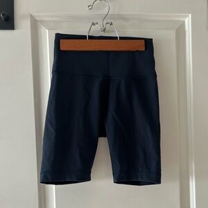 NWOT Lululemon Wunder Train High-Rise Short 8” (True Navy)